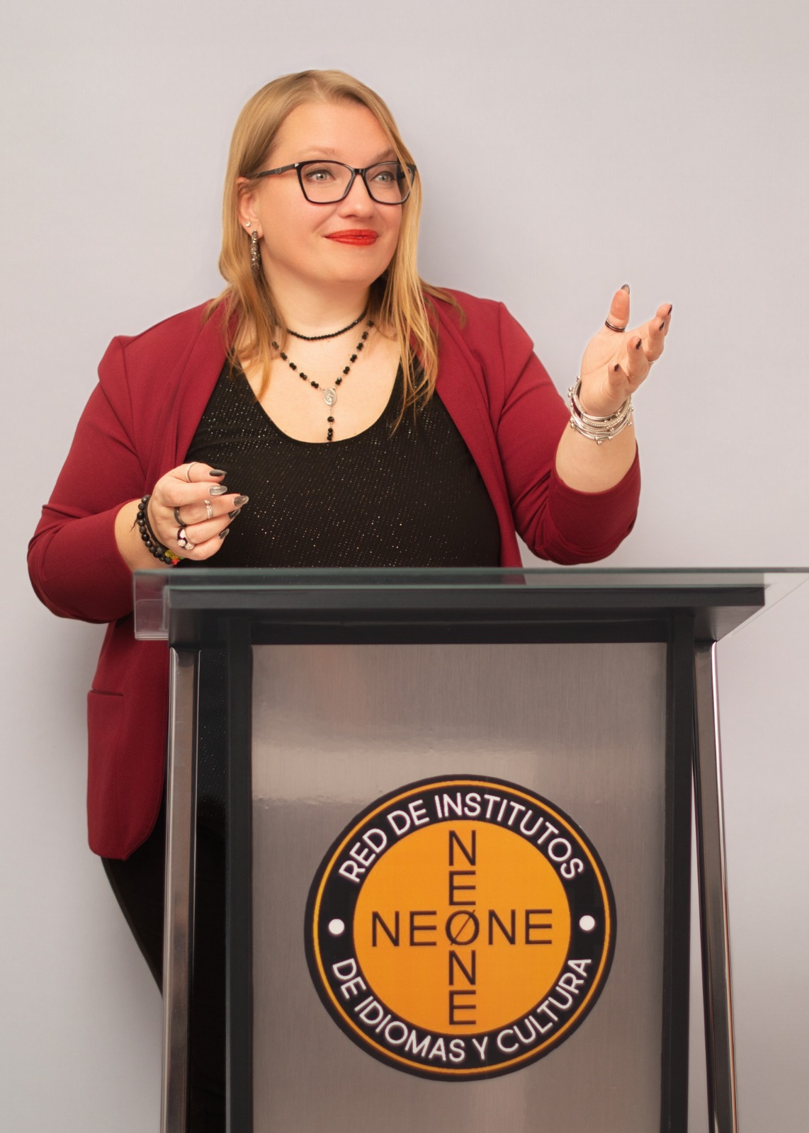 Natalia Druziuk durante una presentación educativa